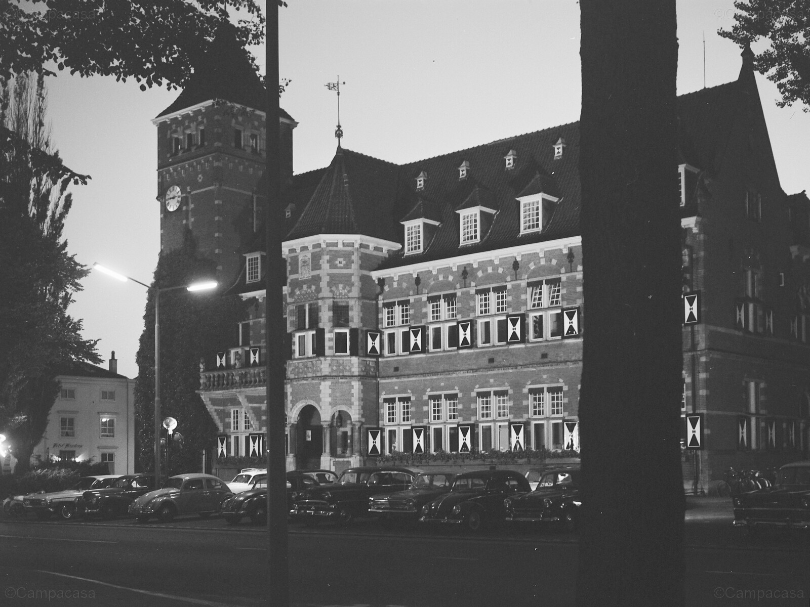 1962 - Zeist (NL), Townhall by night